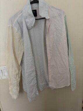 Hollister Men's Light Pastel Multi-Striped Button-Down Shirt - Blue/Green/Cream